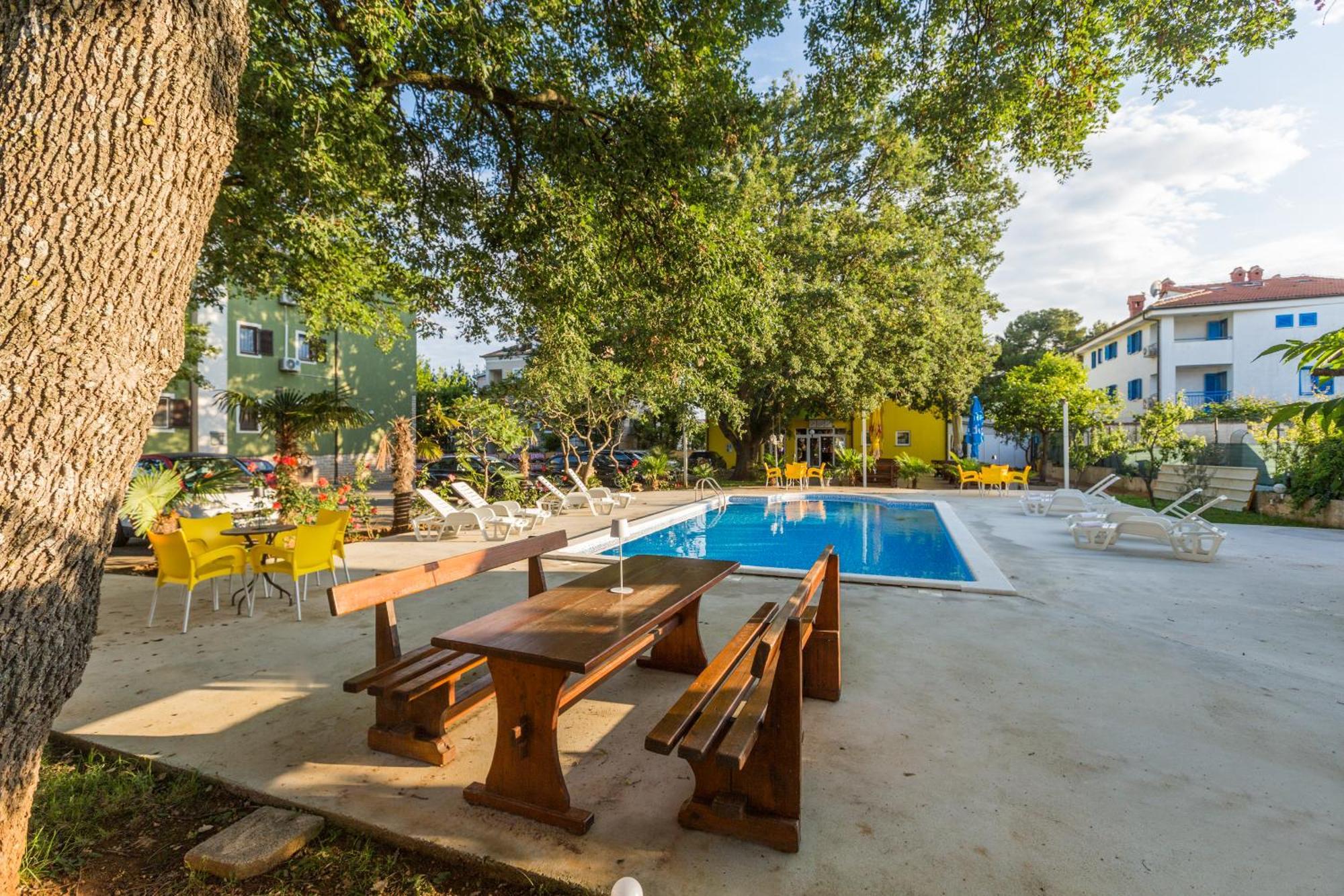 Biergarten Medulin Exteriör bild